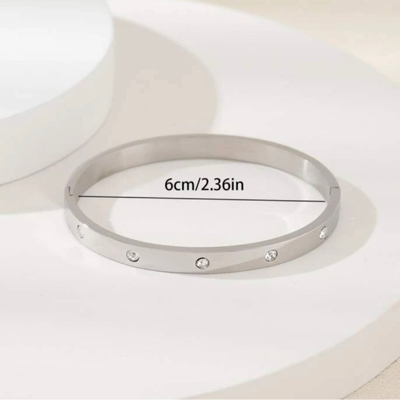 🔥OVAL BRACELET/BANGLE & RING🔥 - Picture 3 of 5